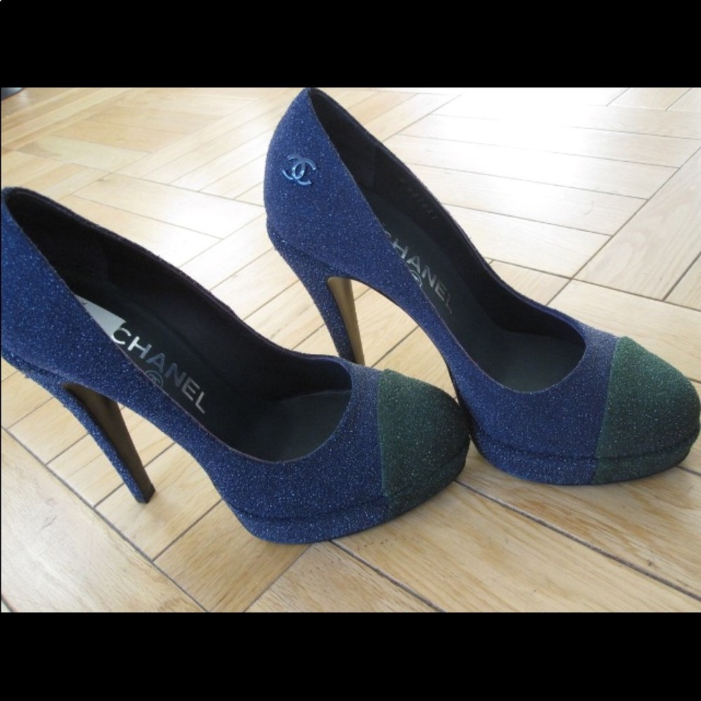 CHANEL PUMPS RARE NEW IN BOX NEVER WORN Size 42